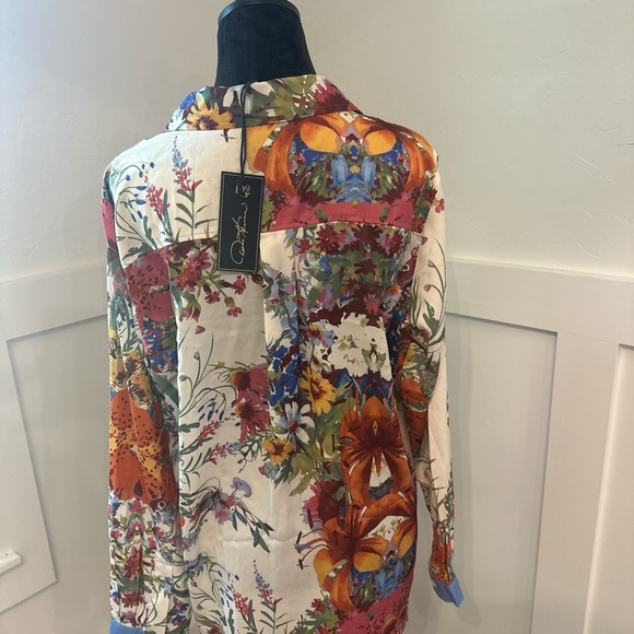 Floral Button-Up Women's Blouse‎ - Picture 2 of 6